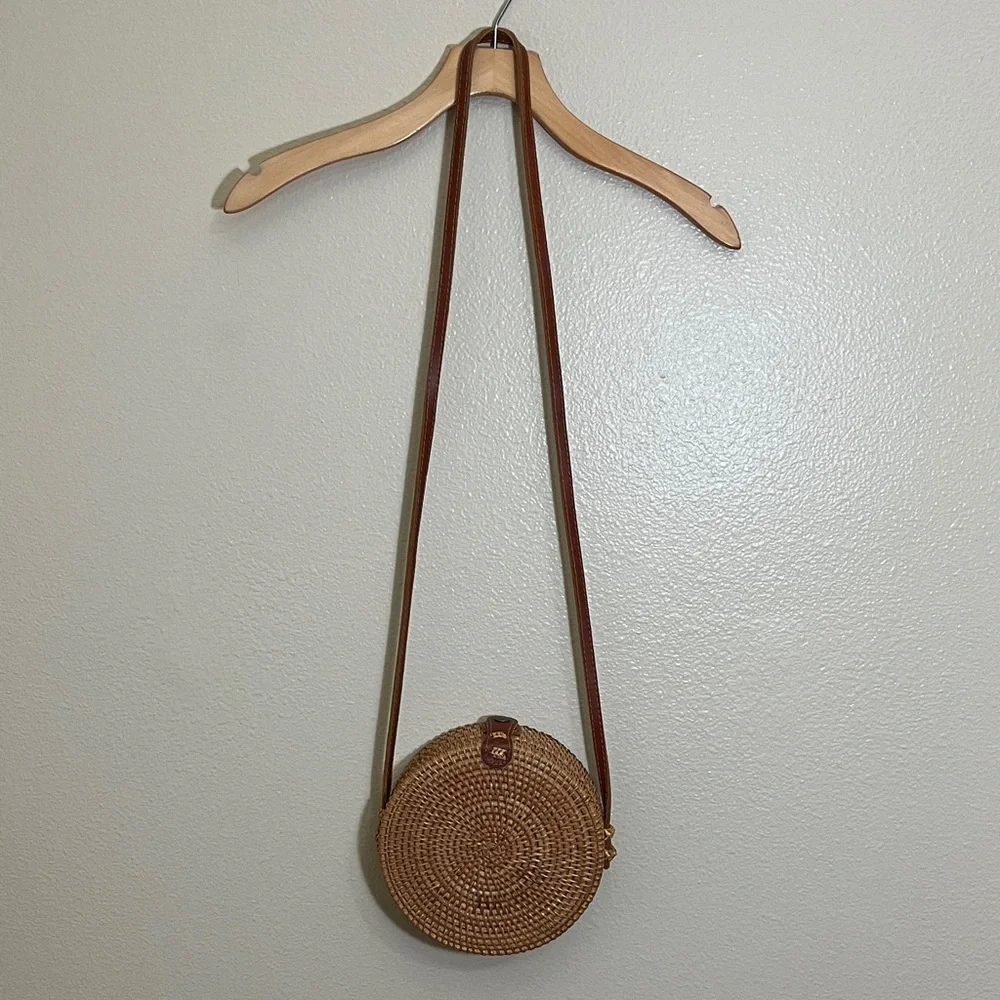 Round Woven Tan Tropical Vacation Crossbody Bag - Picture 7 of 8